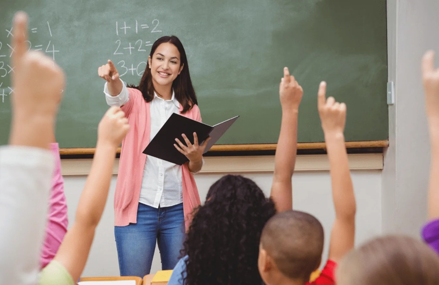 Профсоюзы: карьерная модель не означает, что части учителей можно будет платить “минималку”